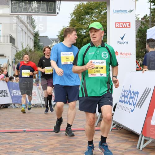 31.08.2025 - 21. Blankeneser Heldenlauf Strokosch-Dieckow http://msf.ph/oto/8650148 31.08.2025 10:38:10 Ziel 2686, 2360, 2693, 2489, 2081, 2094 meine-sportfotos.de