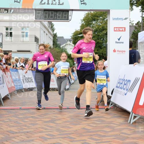 31.08.2025 - 21. Blankeneser Heldenlauf Strokosch-Dieckow http://msf.ph/oto/8650159 31.08.2025 10:38:02 Ziel 2082, 2081, 2597, 2094 meine-sportfotos.de