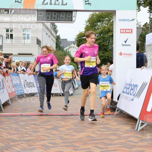 31.08.2025 - 21. Blankeneser Heldenlauf Strokosch-Dieckow http://msf.ph/oto/8650160 31.08.2025 10:38:02 Ziel 2082, 2081, 2597, 2094 meine-sportfotos.de