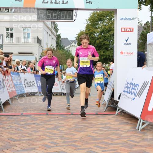 31.08.2025 - 21. Blankeneser Heldenlauf Strokosch-Dieckow http://msf.ph/oto/8650165 31.08.2025 10:38:02 Ziel 2082, 2081, 2597, 2094 meine-sportfotos.de