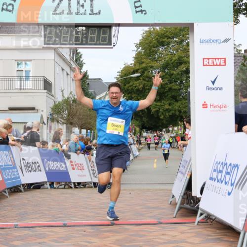 31.08.2025 - 21. Blankeneser Heldenlauf Strokosch-Dieckow http://msf.ph/oto/8650204 31.08.2025 10:37:40 Ziel 2385, 2096, 2134, 2303 meine-sportfotos.de