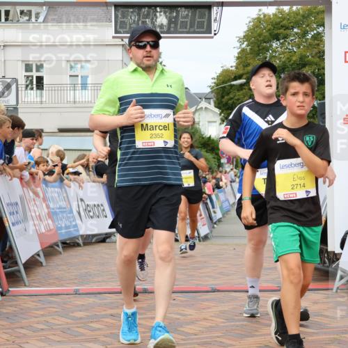 31.08.2025 - 21. Blankeneser Heldenlauf Strokosch-Dieckow http://msf.ph/oto/8650223 31.08.2025 10:37:22 Ziel 2227, 2047, 2319, 2219, 2043, 2352, 2714 meine-sportfotos.de