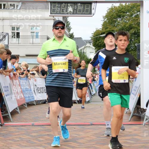 31.08.2025 - 21. Blankeneser Heldenlauf Strokosch-Dieckow http://msf.ph/oto/8650228 31.08.2025 10:37:22 Ziel 2227, 2047, 2319, 2219, 2043, 2352, 2714 meine-sportfotos.de