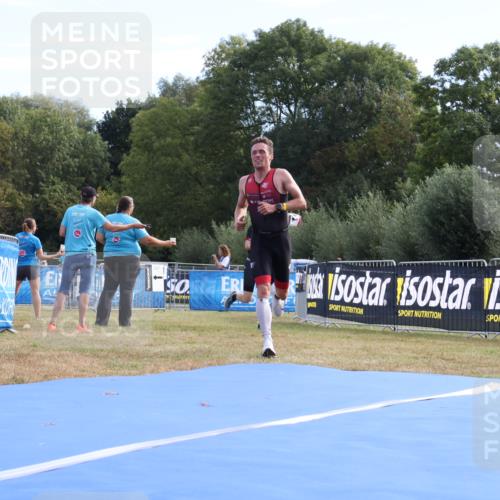 31.08.2025 - Elbe Triathlon Hamburg Strokosch-Dieckow http://msf.ph/oto/8650274 31.08.2025 10:03:28 Ziel 186 meine-sportfotos.de