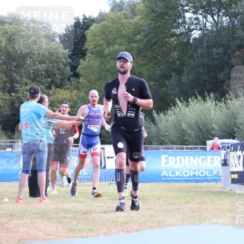 31.08.2025 - Elbe Triathlon Hamburg Strokosch-Dieckow http://msf.ph/oto/8650281 31.08.2025 10:04:54 Ziel 224 meine-sportfotos.de