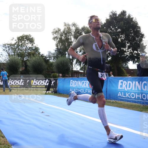 31.08.2025 - Elbe Triathlon Hamburg Strokosch-Dieckow http://msf.ph/oto/8650301 31.08.2025 10:07:30 Ziel 200 meine-sportfotos.de