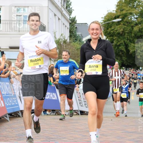 31.08.2025 - 21. Blankeneser Heldenlauf Strokosch-Dieckow http://msf.ph/oto/8650318 31.08.2025 10:37:14 Ziel 2450, 2451, 2047, 2152, 2288 meine-sportfotos.de