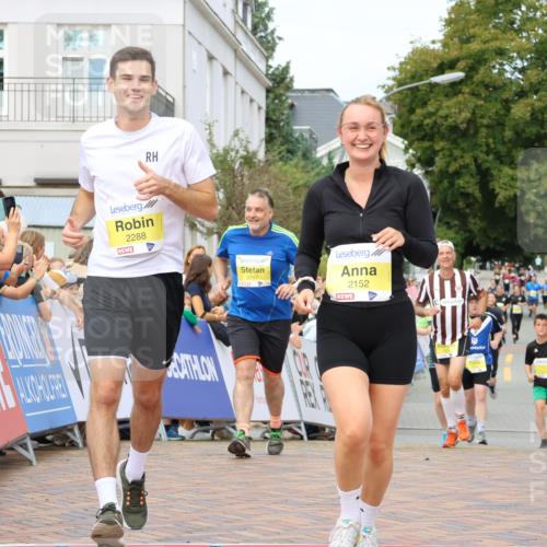 31.08.2025 - 21. Blankeneser Heldenlauf Strokosch-Dieckow http://msf.ph/oto/8650325 31.08.2025 10:37:14 Ziel 2450, 2451, 2047, 2152, 2288 meine-sportfotos.de