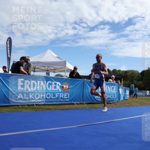 31.08.2025 - Elbe Triathlon Hamburg Strokosch-Dieckow http://msf.ph/oto/8650342 31.08.2025 10:12:40 Ziel 353 meine-sportfotos.de