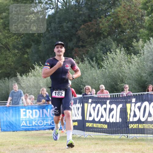 31.08.2025 - Elbe Triathlon Hamburg Strokosch-Dieckow http://msf.ph/oto/8650356 31.08.2025 10:13:11 Ziel 182, 230 meine-sportfotos.de
