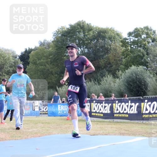 31.08.2025 - Elbe Triathlon Hamburg Strokosch-Dieckow http://msf.ph/oto/8650359 31.08.2025 10:13:13 Ziel 182 meine-sportfotos.de