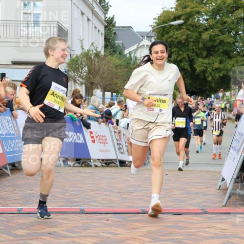 31.08.2025 - 21. Blankeneser Heldenlauf Strokosch-Dieckow http://msf.ph/oto/8650381 31.08.2025 10:37:09 Ziel 2450, 2451, 2152, 2288 meine-sportfotos.de