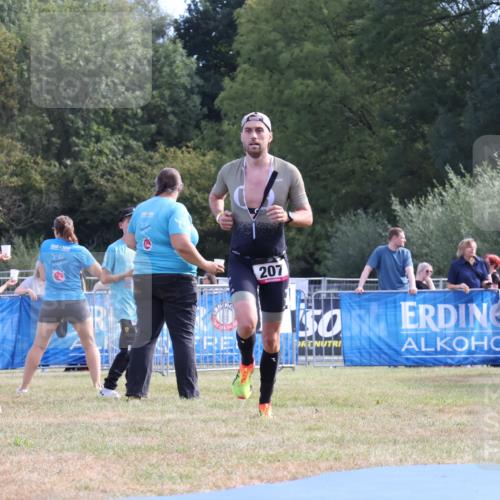31.08.2025 - Elbe Triathlon Hamburg Strokosch-Dieckow http://msf.ph/oto/8650391 31.08.2025 10:16:11 Ziel 207 meine-sportfotos.de