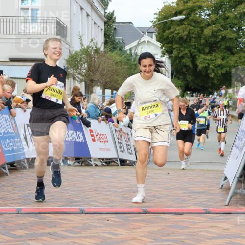 31.08.2025 - 21. Blankeneser Heldenlauf Strokosch-Dieckow http://msf.ph/oto/8650406 31.08.2025 10:37:09 Ziel 2450, 2451, 2152, 2288 meine-sportfotos.de