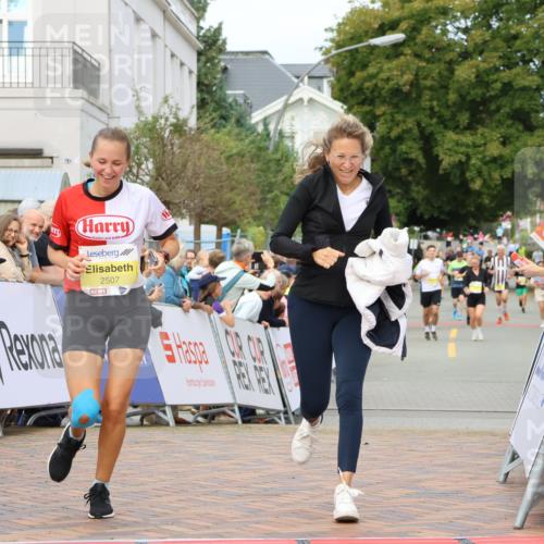 31.08.2025 - 21. Blankeneser Heldenlauf Strokosch-Dieckow http://msf.ph/oto/8650437 31.08.2025 10:36:58 Ziel 2255, 2729, 2507 meine-sportfotos.de