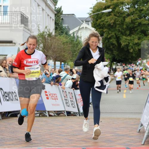 31.08.2025 - 21. Blankeneser Heldenlauf Strokosch-Dieckow http://msf.ph/oto/8650443 31.08.2025 10:36:58 Ziel 2255, 2729, 2507 meine-sportfotos.de