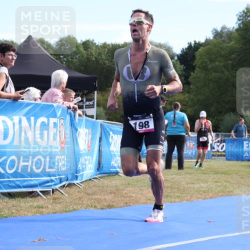 31.08.2025 - Elbe Triathlon Hamburg Strokosch-Dieckow http://msf.ph/oto/8650454 31.08.2025 10:21:22 Ziel 198 meine-sportfotos.de