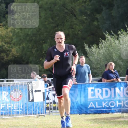 31.08.2025 - Elbe Triathlon Hamburg Strokosch-Dieckow http://msf.ph/oto/8650456 31.08.2025 10:21:38 Ziel 239 meine-sportfotos.de