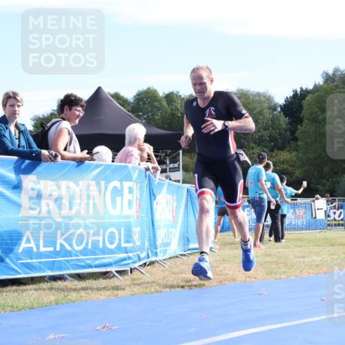 31.08.2025 - Elbe Triathlon Hamburg Strokosch-Dieckow http://msf.ph/oto/8650460 31.08.2025 10:21:42 Ziel 195, 239, 312 meine-sportfotos.de