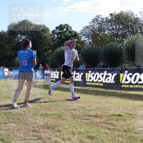 31.08.2025 - Elbe Triathlon Hamburg Strokosch-Dieckow http://msf.ph/oto/8650515 31.08.2025 09:23:32 Laufen 100, 100 meine-sportfotos.de