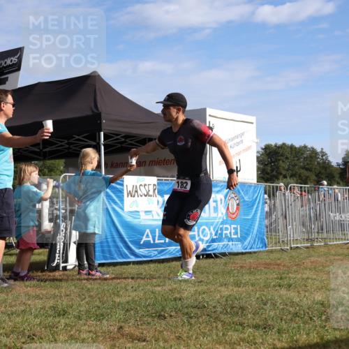 31.08.2025 - Elbe Triathlon Hamburg Strokosch-Dieckow http://msf.ph/oto/8650608 31.08.2025 09:33:21 Laufen 182 meine-sportfotos.de