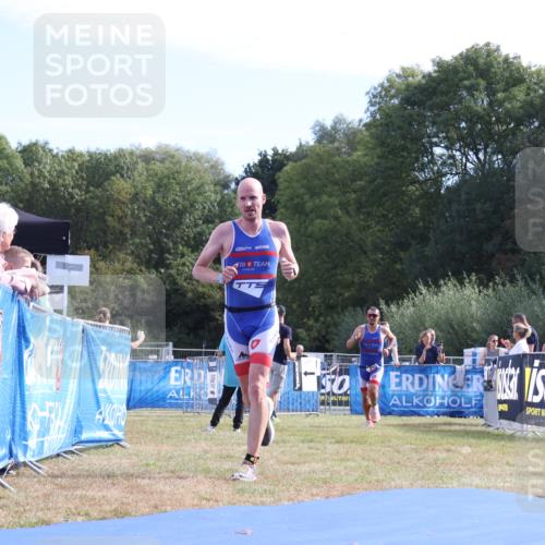 31.08.2025 - Elbe Triathlon Hamburg Strokosch-Dieckow http://msf.ph/oto/8650627 31.08.2025 10:25:58 Ziel 352, 355, 551 meine-sportfotos.de