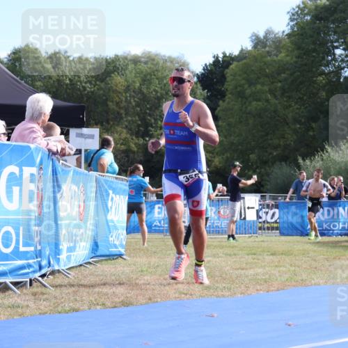 31.08.2025 - Elbe Triathlon Hamburg Strokosch-Dieckow http://msf.ph/oto/8650647 31.08.2025 10:26:02 Ziel 352, 355, 551 meine-sportfotos.de