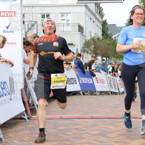 31.08.2025 - 21. Blankeneser Heldenlauf Strokosch-Dieckow http://msf.ph/oto/8650660 31.08.2025 10:30:37 Ziel 2560, 2106, 2599, 2102 meine-sportfotos.de