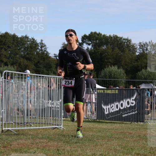 31.08.2025 - Elbe Triathlon Hamburg Strokosch-Dieckow http://msf.ph/oto/8650684 31.08.2025 09:37:14 Laufen 234 meine-sportfotos.de