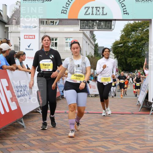 31.08.2025 - 21. Blankeneser Heldenlauf Strokosch-Dieckow http://msf.ph/oto/8650693 31.08.2025 10:36:42 Ziel 2174, 2631, 2001, 2579, 2495, 2591, 2708 meine-sportfotos.de