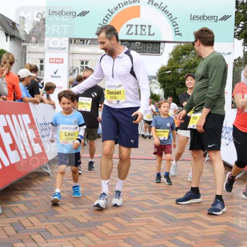 31.08.2025 - 21. Blankeneser Heldenlauf Strokosch-Dieckow http://msf.ph/oto/8650736 31.08.2025 10:36:28 Ziel 2585, 2586, 2739, 2645, 2650, 2744, 2692, 2691, 2608, 2609, 2520, 2522, 2377, 2670, 2674 meine-sportfotos.de