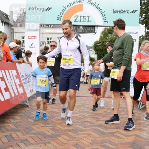 31.08.2025 - 21. Blankeneser Heldenlauf Strokosch-Dieckow http://msf.ph/oto/8650751 31.08.2025 10:36:28 Ziel 2585, 2586, 2739, 2645, 2650, 2744, 2692, 2691, 2608, 2609, 2520, 2522, 2377, 2670, 2674 meine-sportfotos.de