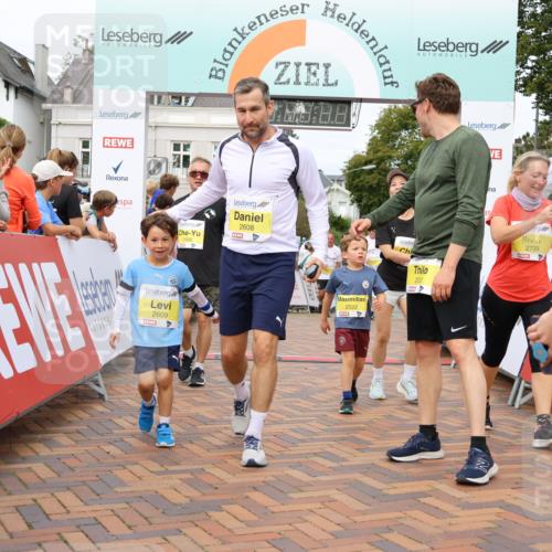 31.08.2025 - 21. Blankeneser Heldenlauf Strokosch-Dieckow http://msf.ph/oto/8650757 31.08.2025 10:36:28 Ziel 2585, 2586, 2739, 2645, 2650, 2744, 2692, 2691, 2608, 2609, 2520, 2522, 2377, 2670, 2674 meine-sportfotos.de