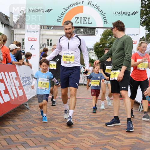 31.08.2025 - 21. Blankeneser Heldenlauf Strokosch-Dieckow http://msf.ph/oto/8650765 31.08.2025 10:36:28 Ziel 2585, 2586, 2739, 2645, 2650, 2744, 2692, 2691, 2608, 2609, 2520, 2522, 2377, 2670, 2674 meine-sportfotos.de