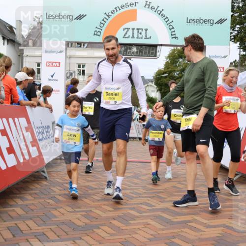 31.08.2025 - 21. Blankeneser Heldenlauf Strokosch-Dieckow http://msf.ph/oto/8650774 31.08.2025 10:36:28 Ziel 2585, 2586, 2739, 2645, 2650, 2744, 2692, 2691, 2608, 2609, 2520, 2522, 2377, 2670, 2674 meine-sportfotos.de