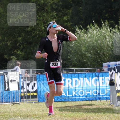 31.08.2025 - Elbe Triathlon Hamburg Strokosch-Dieckow http://msf.ph/oto/8650783 31.08.2025 09:49:42 Laufen 238 meine-sportfotos.de