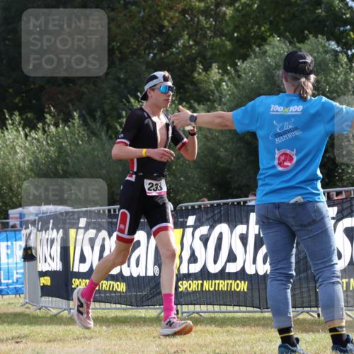 31.08.2025 - Elbe Triathlon Hamburg Strokosch-Dieckow http://msf.ph/oto/8650784 31.08.2025 09:49:43 Laufen 238, 100, 100 meine-sportfotos.de