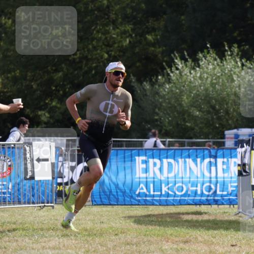 31.08.2025 - Elbe Triathlon Hamburg Strokosch-Dieckow http://msf.ph/oto/8650794 31.08.2025 09:50:37 Laufen 100 meine-sportfotos.de
