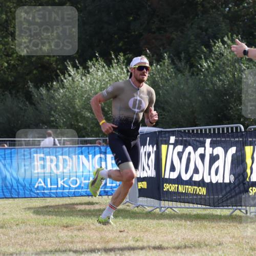 31.08.2025 - Elbe Triathlon Hamburg Strokosch-Dieckow http://msf.ph/oto/8650795 31.08.2025 09:50:38 Laufen 100, 100 meine-sportfotos.de