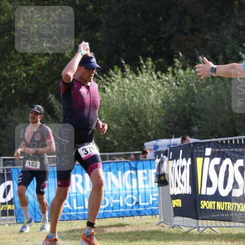 31.08.2025 - Elbe Triathlon Hamburg Strokosch-Dieckow http://msf.ph/oto/8650841 31.08.2025 09:53:07 Laufen 182, 370, 100, 100 meine-sportfotos.de