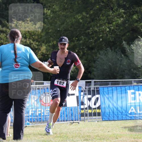 31.08.2025 - Elbe Triathlon Hamburg Strokosch-Dieckow http://msf.ph/oto/8650844 31.08.2025 09:53:09 Laufen 100, 100, 10, 100, 182 meine-sportfotos.de