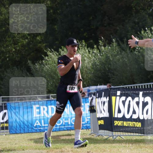 31.08.2025 - Elbe Triathlon Hamburg Strokosch-Dieckow http://msf.ph/oto/8650846 31.08.2025 09:53:11 Laufen 182, 100, 100, 30 meine-sportfotos.de