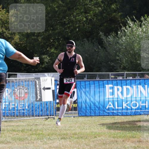 31.08.2025 - Elbe Triathlon Hamburg Strokosch-Dieckow http://msf.ph/oto/8650864 31.08.2025 09:53:48 Laufen 100, 100, 242 meine-sportfotos.de