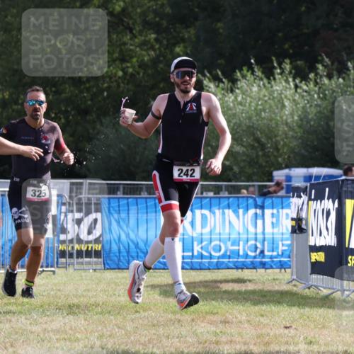 31.08.2025 - Elbe Triathlon Hamburg Strokosch-Dieckow http://msf.ph/oto/8650869 31.08.2025 09:53:50 Laufen 100, 100, 3, 3, 325, 130, 242 meine-sportfotos.de