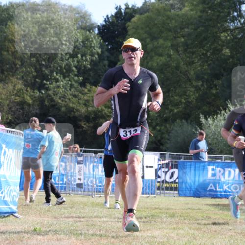 31.08.2025 - Elbe Triathlon Hamburg Strokosch-Dieckow http://msf.ph/oto/8650922 31.08.2025 10:28:38 Ziel 175, 313 meine-sportfotos.de