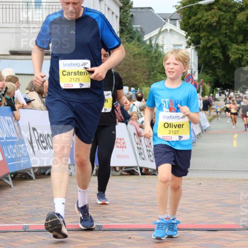 31.08.2025 - 21. Blankeneser Heldenlauf Strokosch-Dieckow http://msf.ph/oto/8650952 31.08.2025 10:35:58 Ziel 2696, 2338, 2316, 2125, 2127, 2400 meine-sportfotos.de