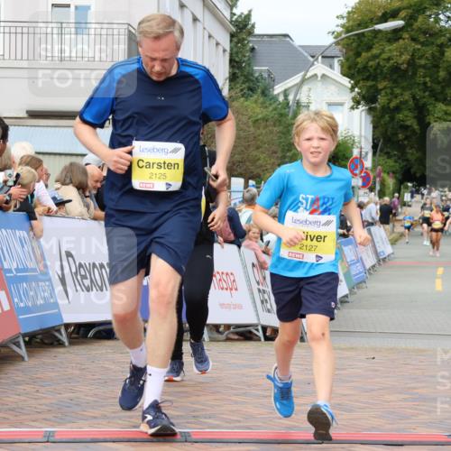 31.08.2025 - 21. Blankeneser Heldenlauf Strokosch-Dieckow http://msf.ph/oto/8650962 31.08.2025 10:35:58 Ziel 2696, 2338, 2316, 2125, 2127, 2400 meine-sportfotos.de