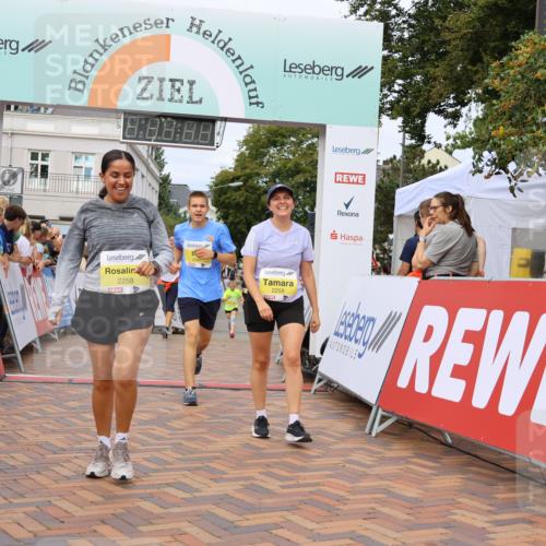 31.08.2025 - 21. Blankeneser Heldenlauf Strokosch-Dieckow http://msf.ph/oto/8651026 31.08.2025 10:35:39 Ziel 2061, 2037, 2107, 2266, 2267, 2135, 2200, 2259, 2258, 2175 meine-sportfotos.de