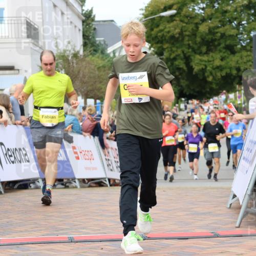 31.08.2025 - 21. Blankeneser Heldenlauf Strokosch-Dieckow http://msf.ph/oto/8651068 31.08.2025 10:35:26 Ziel 2623, 2458, 2054, 2242, 2283 meine-sportfotos.de