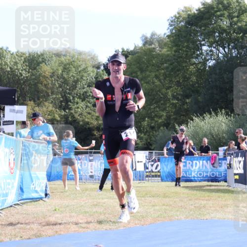 31.08.2025 - Elbe Triathlon Hamburg Strokosch-Dieckow http://msf.ph/oto/8651094 31.08.2025 10:36:06 Ziel 165, 214 meine-sportfotos.de